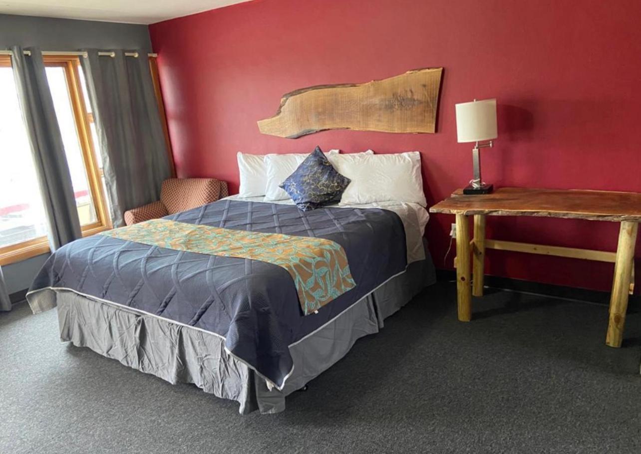 Tri-State Wood Inn Dickeyville Екстериор снимка